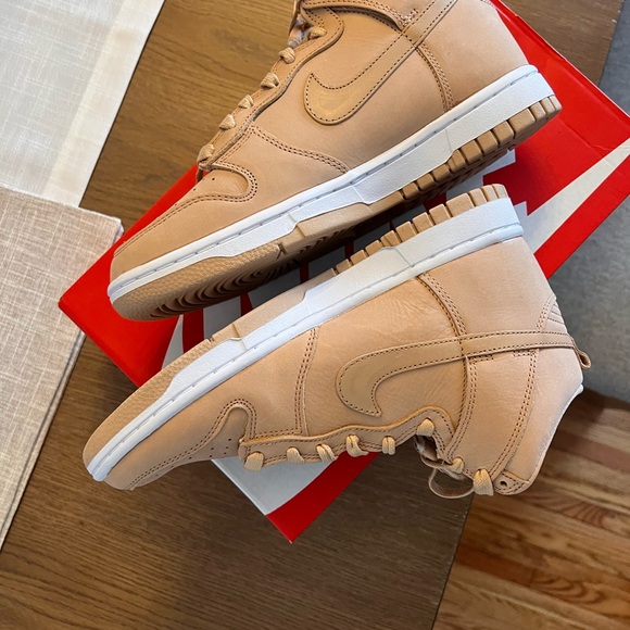 Nike Men’s High-Top Sneakers in Light Tan Vanchetta Tan - Picture 2 of 16